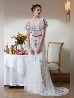 ISO!!!!!!! Willowby by Watters Heartleaf gown size 8 or up